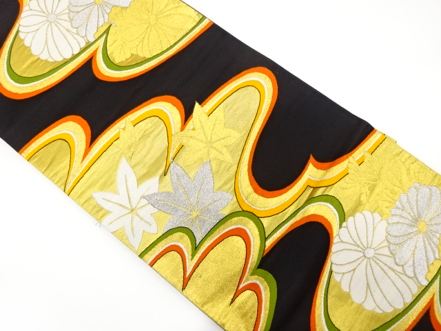 アンティーク　変わり雲取りに楓模様織り出し袋帯（着用可）